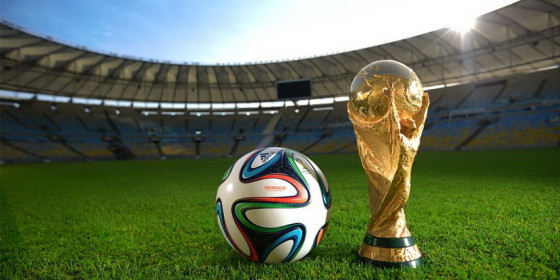 锁定斗鱼看2025电竞世界杯：豪华解说+互动福利 开启盛夏观赛狂欢